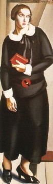 350 人の有名アーティストによるアート作品 Painting - 黒いドレスを着た女性 1923年 現代 タマラ・デ・レンピッカ